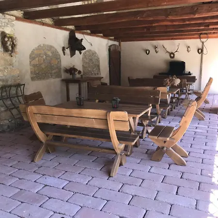 Zamecek Zdiky - Moderni Maly Apartment Bujanov